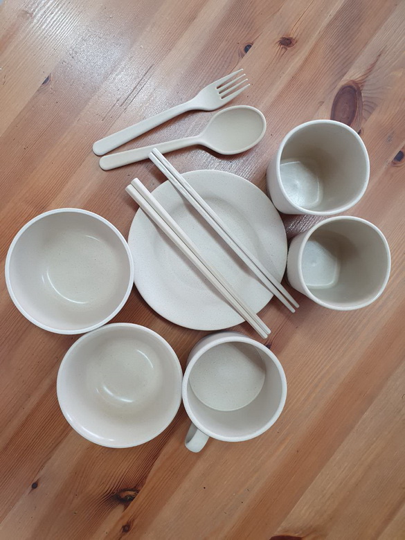 Bamboo fiber straw tableware