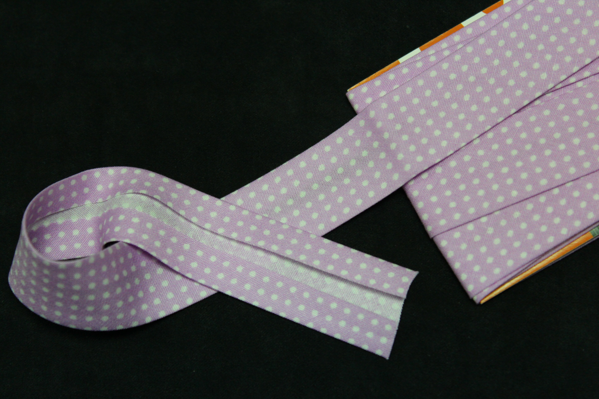  Bias binding tape 